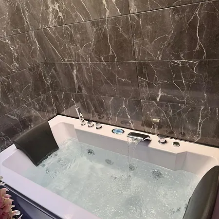 Aparthotel Jacuzzi *